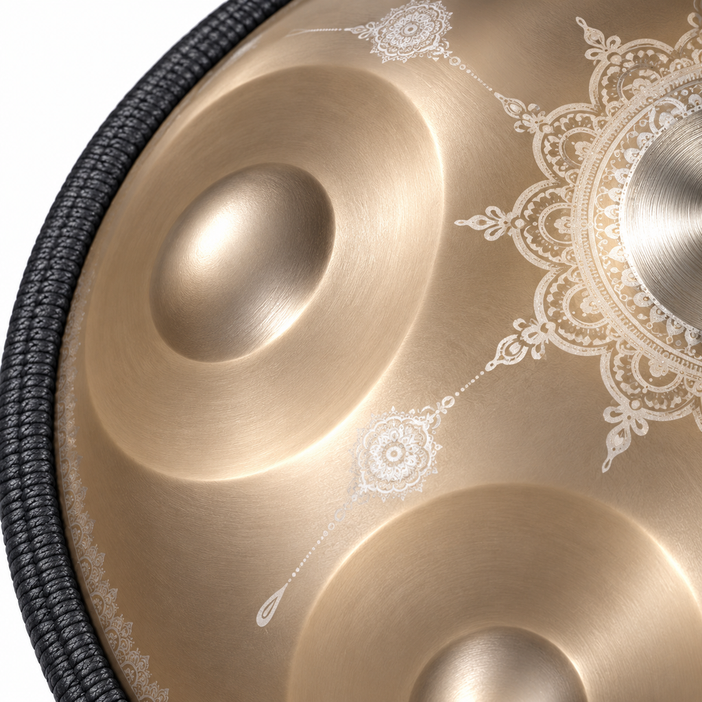Vitrail — Handpan Mandala Ré mineur D Kurd, doré 22 pouces